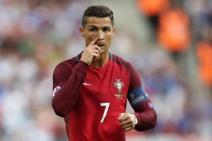 世界杯2026-东决关键战之夜，爱德华兹关键回合不手软，新狼王在淬火中诞生