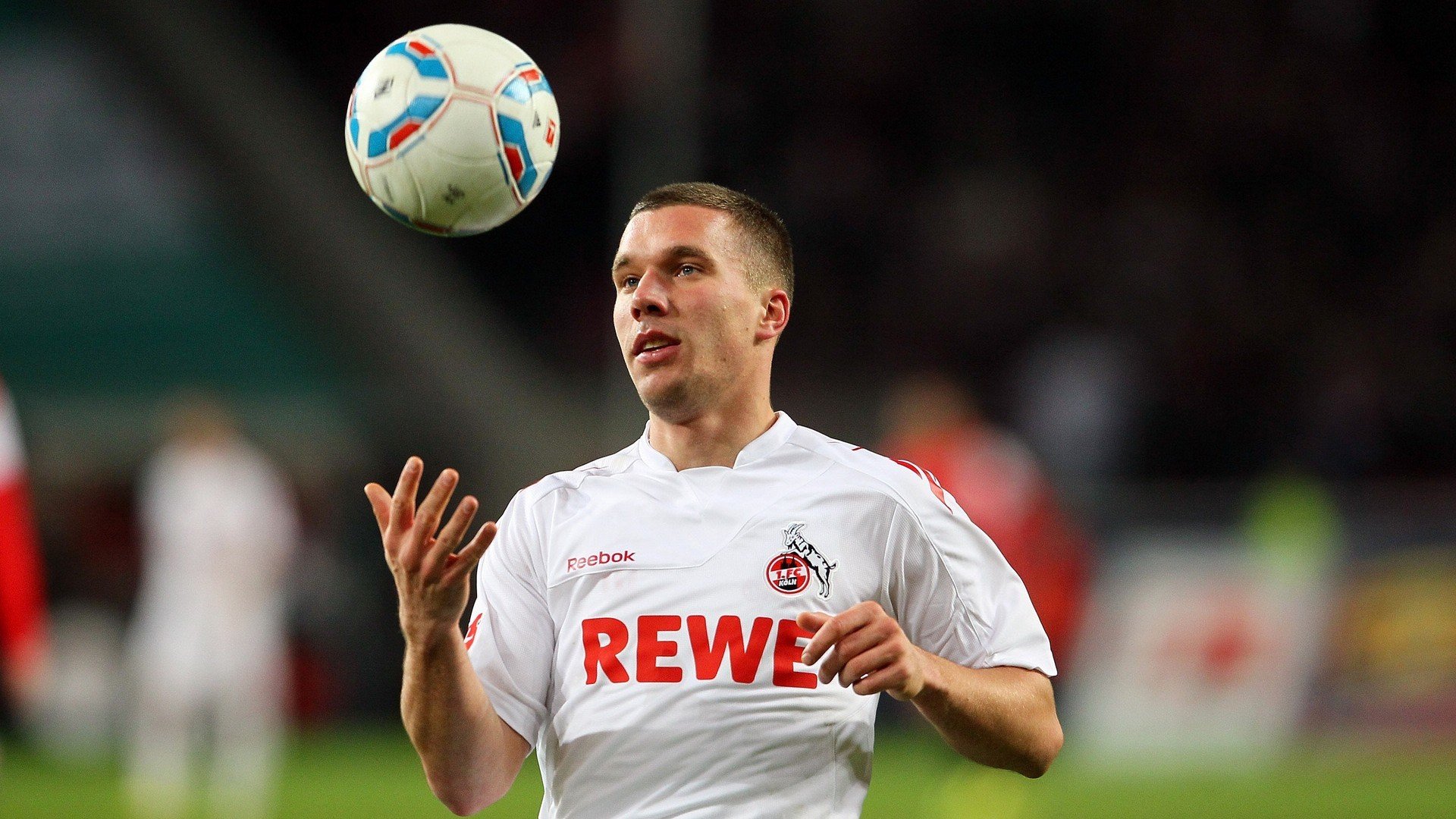 破茧成蝶，苏亚雷斯在澳大利亚对阵比利亚雷亚尔之战中重铸神锋荣光